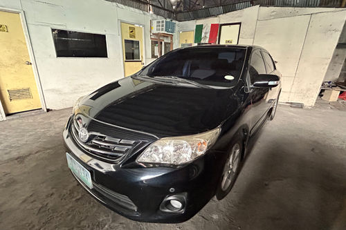 Second hand 2012 Toyota Corolla Altis 1.6 V AT 