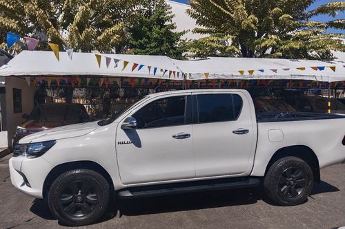 Used 2017 Toyota Hilux 2.4 G DSL 4x2 M/T