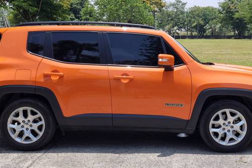 Old 2020 Jeep Renegade Longitude