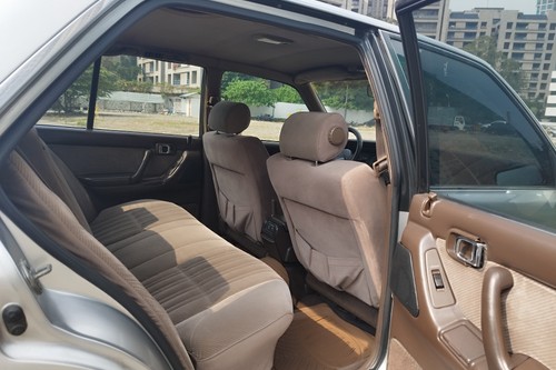 Second hand 1989 Toyota Crown 2.8L Super Saloon MT 