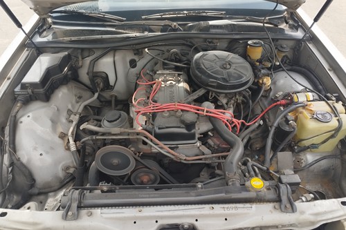 Old 1989 Toyota Crown 2.8L Super Saloon MT