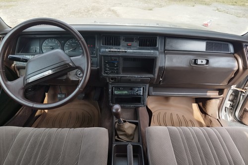 Second hand 1989 Toyota Crown 2.8L Super Saloon MT 