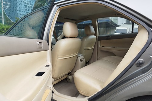 Old 2002 Toyota Camry 2.0G