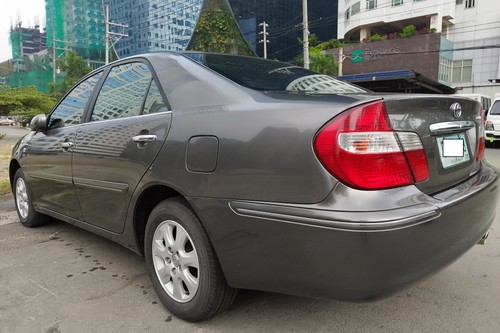 Second hand 2002 Toyota Camry 2.0G 