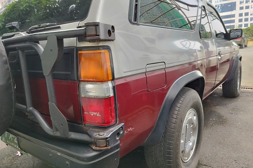 Old 1997 Nissan Pathfinder 2.0L AT