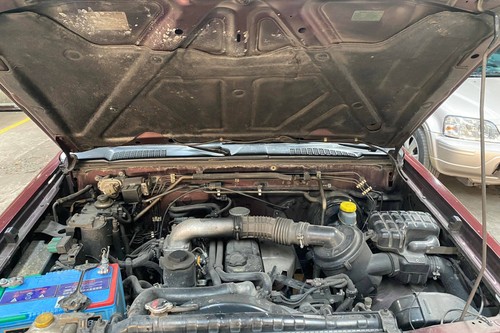 Old 2012 Nissan Frontier 2.7L Bravado MT