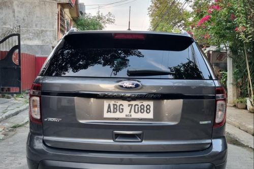 Old 2015 Ford Explorer 3.5L Sport AT