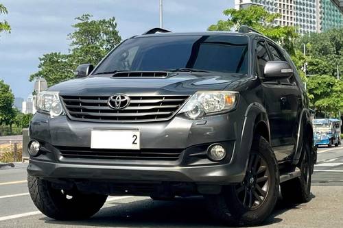 Second hand 2015 Toyota Fortuner 2.4 V AT 