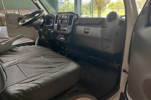 Used 2023 Isuzu Traviz L