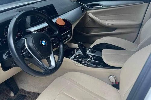 Second hand 2019 BMW 5 Series Sedan 520d 