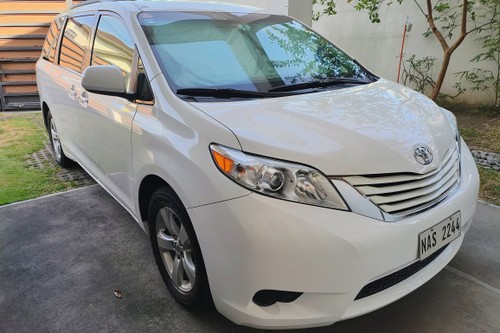 Used 2017 Toyota Sienna Luxury