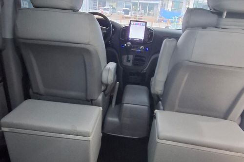 Second hand 2021 Hyundai Grand Starex 2.5 CRDi GLS 5AT (Dsl-Swivel) 