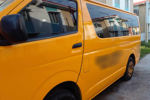 2nd Hand 2018 Toyota Hiace 3.0L Commuter MT