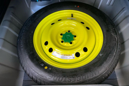 Second hand 2024 Toyota Yaris Cross 1.5 SE HEV CVT 