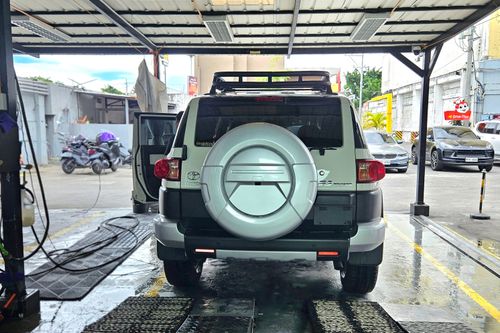 Second hand 2016 Toyota FJ Cruiser 4.0L V6 