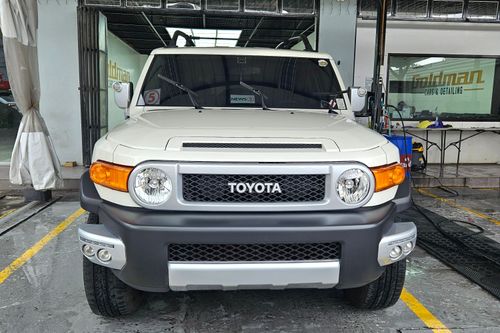 Old 2016 Toyota FJ Cruiser 4.0L V6