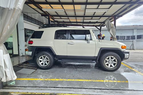 Second hand 2016 Toyota FJ Cruiser 4.0L V6 