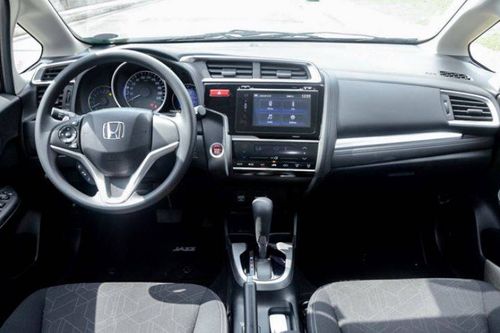 Second hand 2017 Honda Jazz 1.5 V CVT 