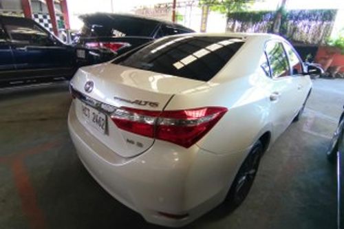Second hand 2015 Toyota Corolla Altis 1.6 V AT 