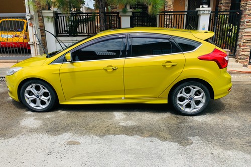 Old 2014 Ford Focus Hatchback 2.0L Sport Gasoline AT