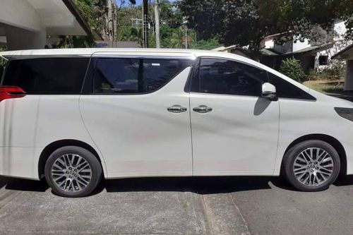 Old 2018 Toyota Alphard 3.5 Gas AT