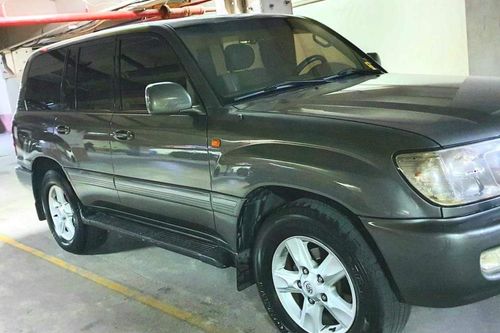 Second hand 2001 Toyota Land Cruiser 200 4.5L DSL AT 