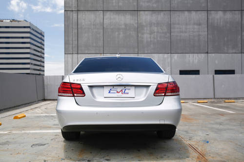 Old 2014 Mercedes-Benz E200 2.0 L AT