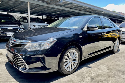 Second hand 2017 Toyota Camry 2.5 V 