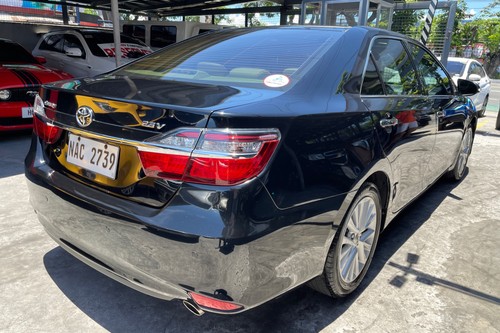 Second hand 2017 Toyota Camry 2.5 V 