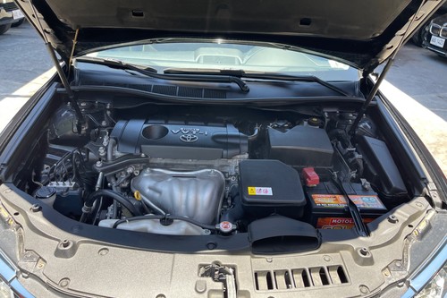Used 2017 Toyota Camry 2.5 V