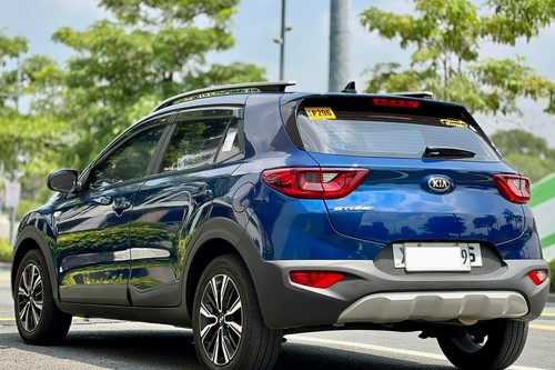 Second hand 2021 Kia Stonic LX MT 