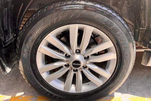 Used 2019 Isuzu mu-X RZ4E LS 4x2 AT