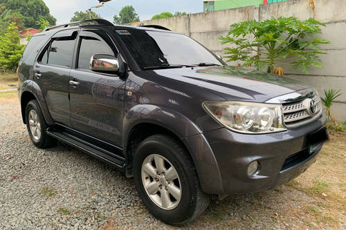 Second hand 2011 Toyota Fortuner Dsl AT 4x2 2.5 G 