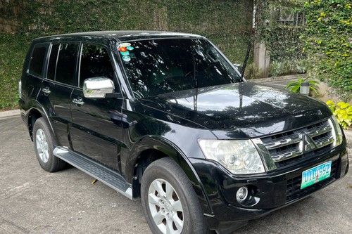 Second hand 2012 Mitsubishi Pajero GLS 3.2 Di-D 4WD AT 