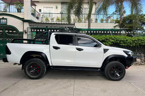 Second hand 2017 Toyota Hilux 2.4 G DSL 4x2 A/T 