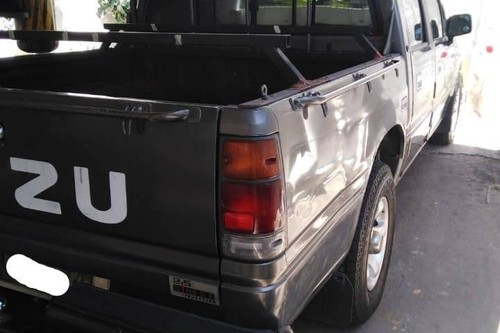 Second hand 1997 Isuzu D-Max 3.0 4x2 LS-A MT 