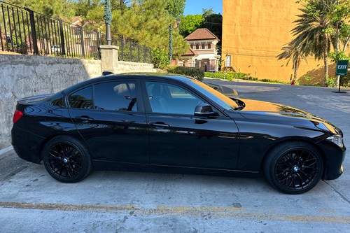 Old 2016 BMW 3 Series Sedan 318d xDrive AT