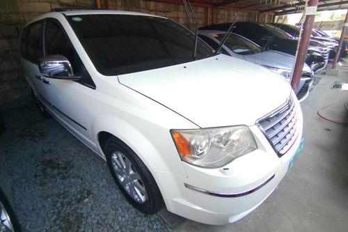 Second hand 2011 Chrysler Town & Country 2.8L Touring AT 