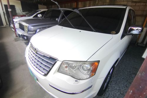 2nd Hand 2011 Chrysler Town & Country 2.8L Touring AT