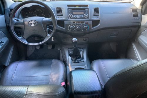 Old 2014 Toyota Hilux 2.4 E DSL 4x2 M/T