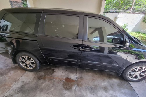 Old 2014 Kia Carnival EX