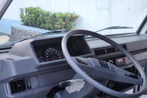 Used 2023 Mitsubishi L300 FB Body Dual AirCon