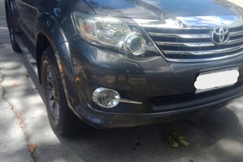 Old 2015 Toyota Fortuner 2.4 V Diesel 4x2 AT