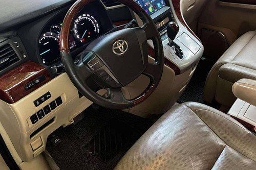Old 2011 Toyota Alphard 3.5 Gas AT