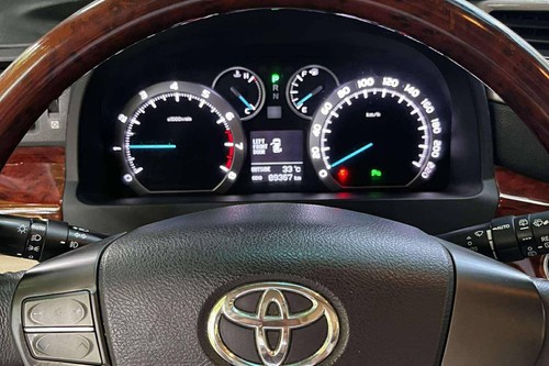 Second hand 2011 Toyota Alphard 3.5 Gas AT 
