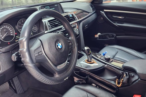 Second hand 2018 BMW 3 Series Sedan 320i Luxury 