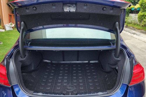 Second hand 2018 BMW 3 Series Sedan 320i Luxury 