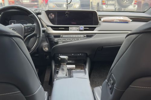Second hand 2018 Lexus ES 350 