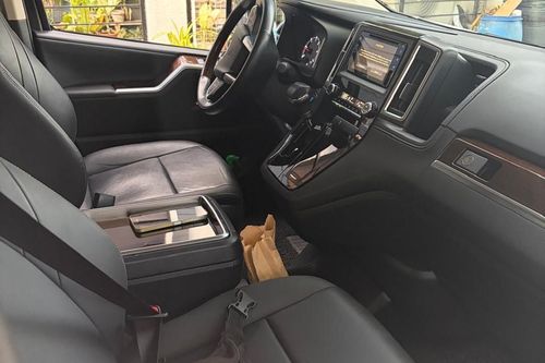 Old 2023 Toyota Hiace Super Grandia Elite AT