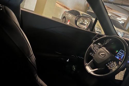 Old 2023 Lexus RX 350h Executive